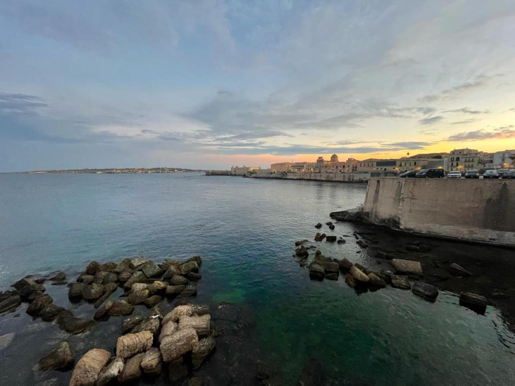 Home Isola Di Luce Syracuse Exterior photo