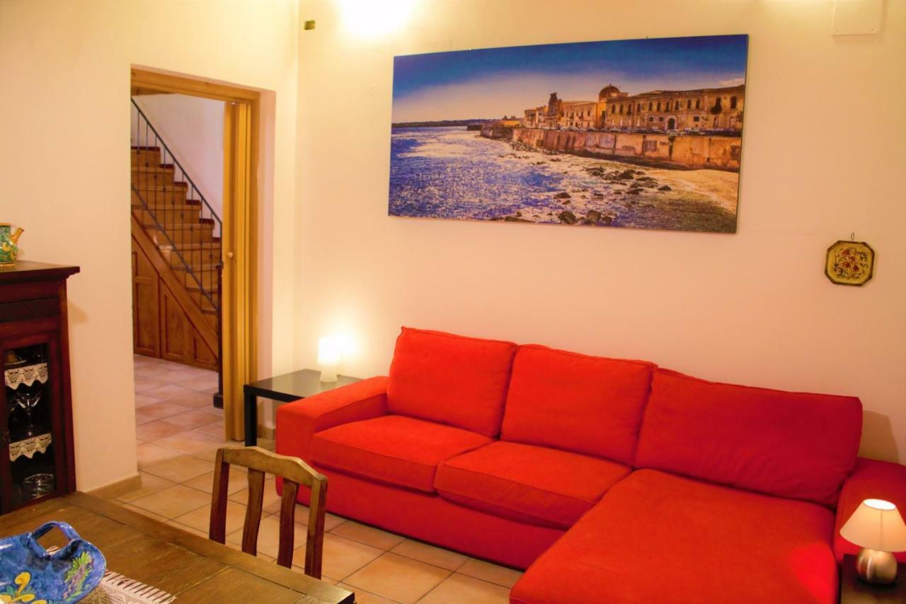 Home Isola Di Luce Syracuse Exterior photo